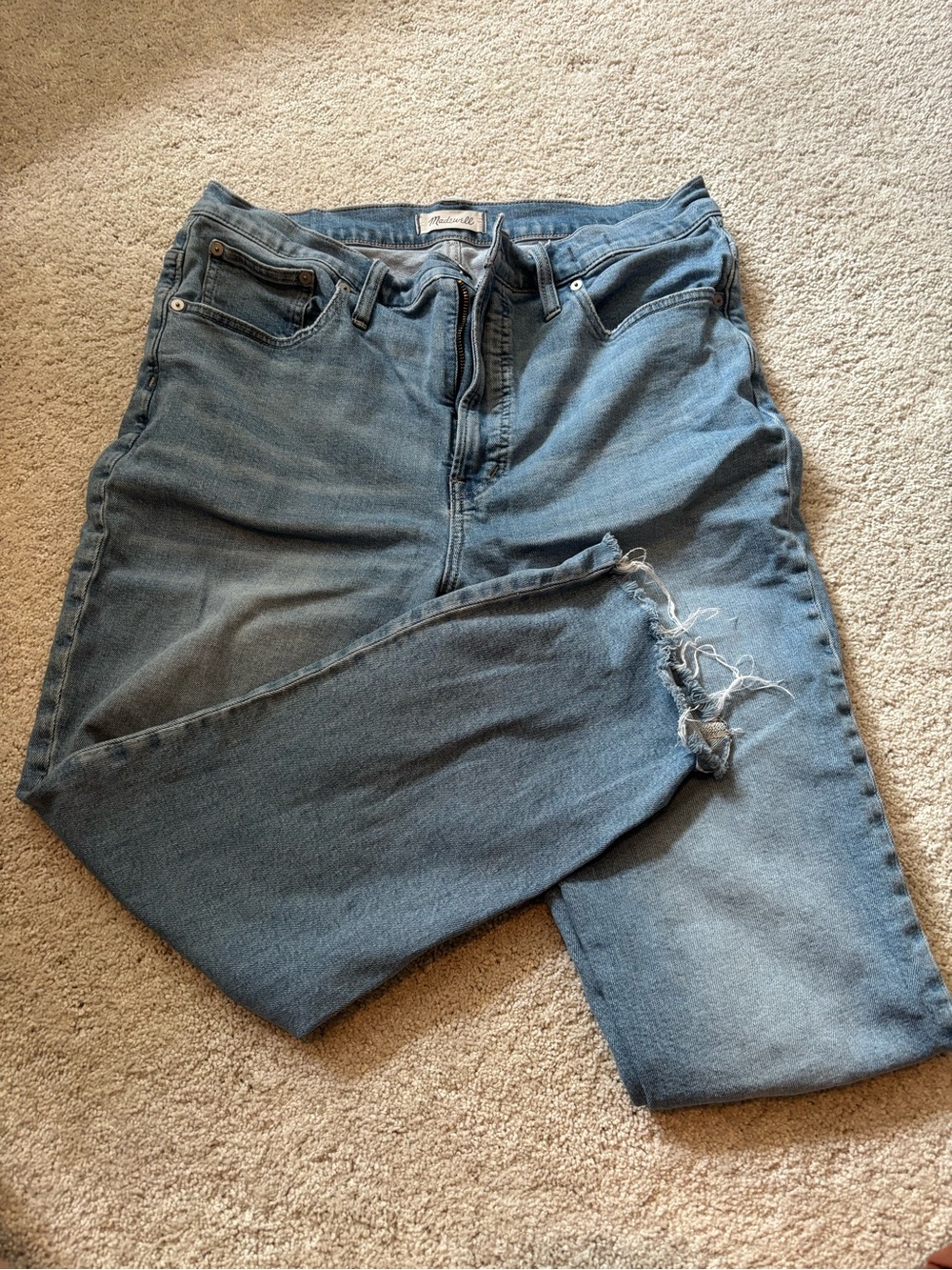 Madewell Women's Straight Leg Jeans in Medium Blue with Distressed Knee